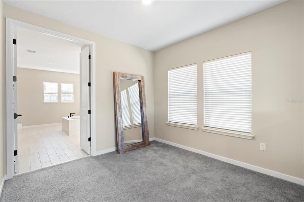 For Sale: $1,050,000 (5 beds, 5 baths, 4764 Square Feet)