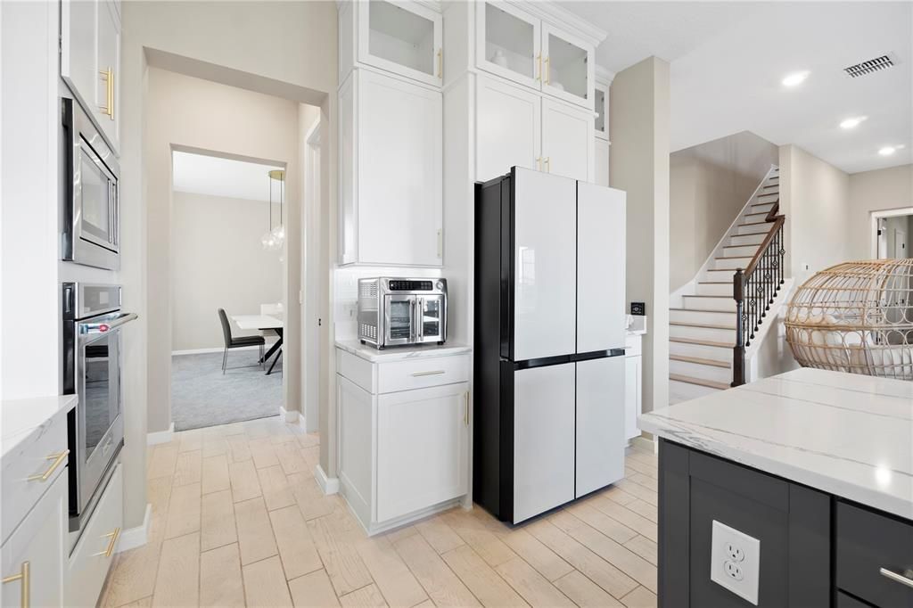 For Sale: $1,050,000 (5 beds, 5 baths, 4764 Square Feet)