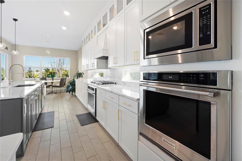 For Sale: $1,050,000 (5 beds, 5 baths, 4764 Square Feet)