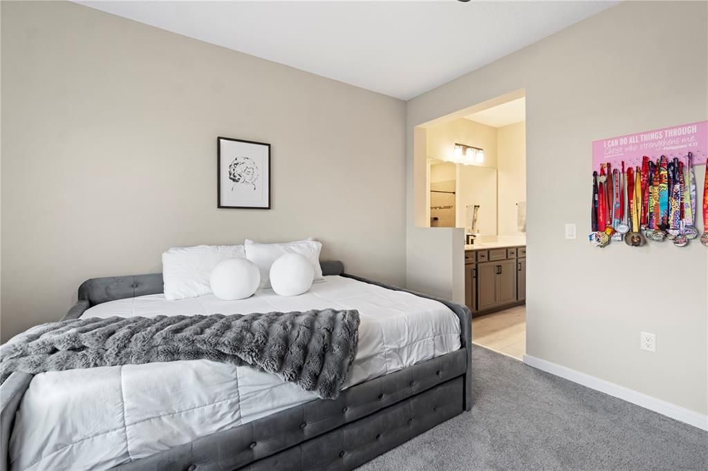 For Sale: $1,050,000 (5 beds, 5 baths, 4764 Square Feet)