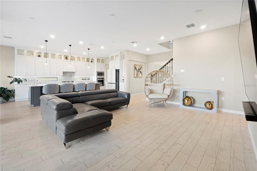 For Sale: $1,050,000 (5 beds, 5 baths, 4764 Square Feet)