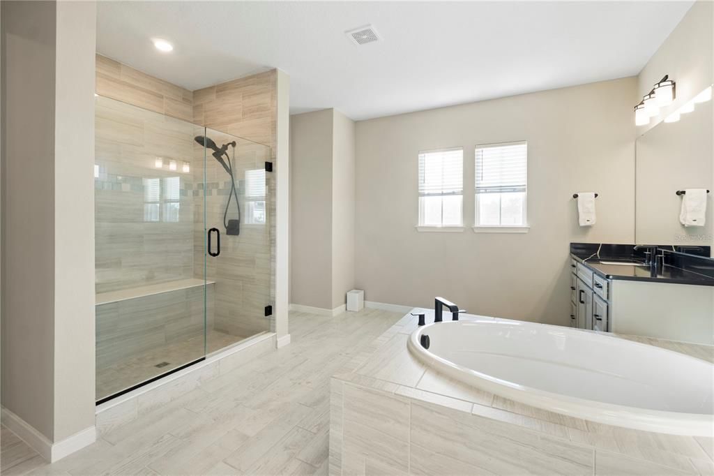 For Sale: $1,050,000 (5 beds, 5 baths, 4764 Square Feet)