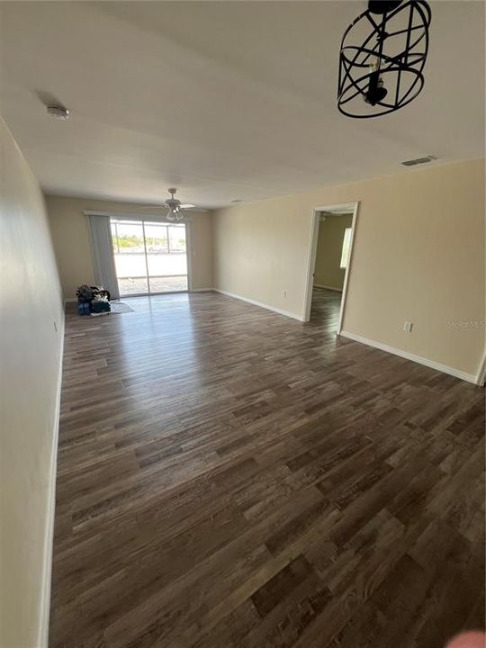 For Rent: $1,555 (2 beds, 2 baths, 1100 Square Feet)