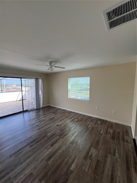 For Rent: $1,555 (2 beds, 2 baths, 1100 Square Feet)