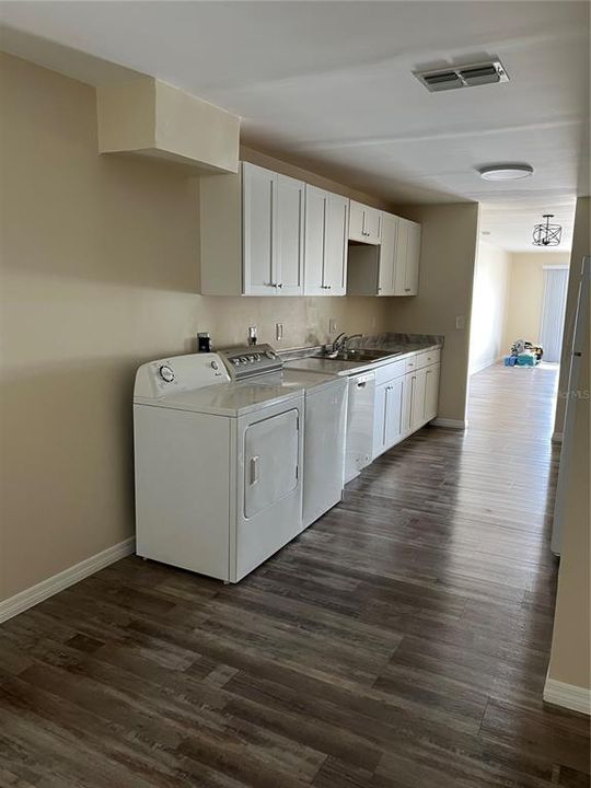 For Rent: $1,555 (2 beds, 2 baths, 1100 Square Feet)