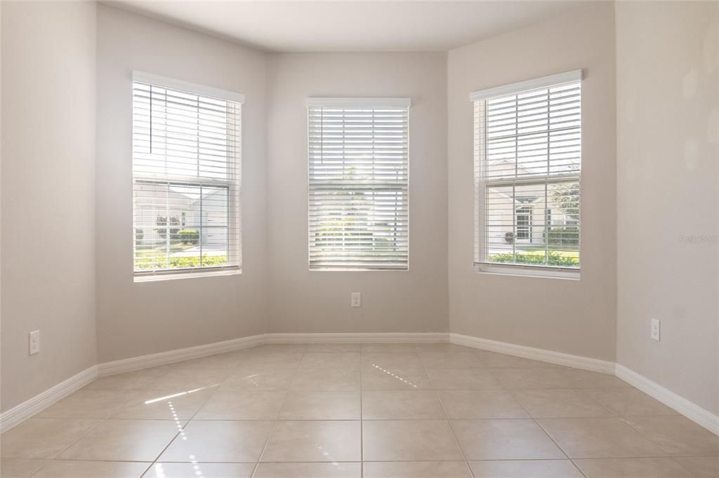 For Sale: $285,000 (3 beds, 2 baths, 1744 Square Feet)