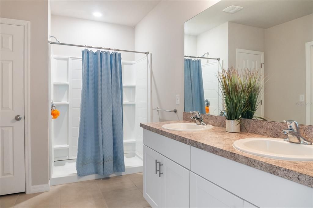 For Sale: $285,000 (3 beds, 2 baths, 1744 Square Feet)