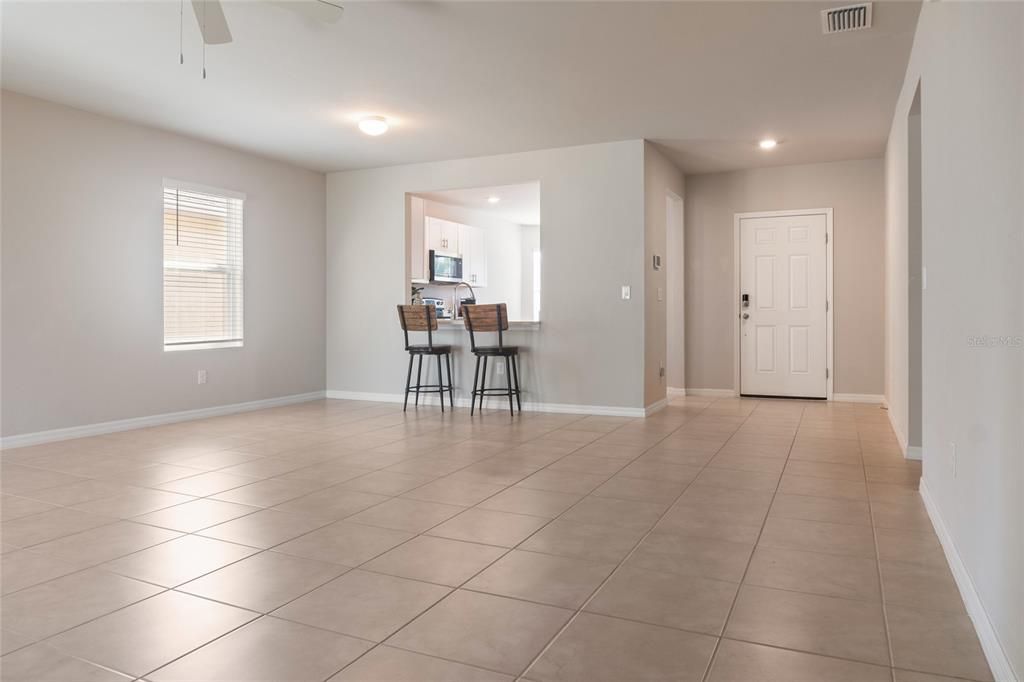 For Sale: $285,000 (3 beds, 2 baths, 1744 Square Feet)