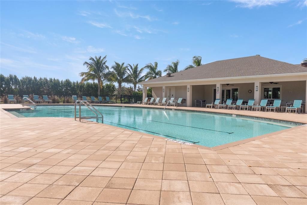 For Sale: $285,000 (3 beds, 2 baths, 1744 Square Feet)