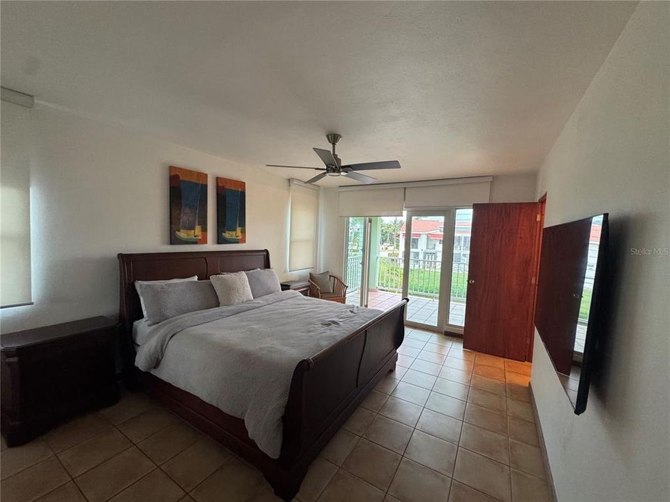 For Sale: $420,000 (2 beds, 2 baths, 1600 Square Feet)