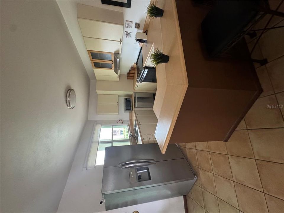 For Sale: $420,000 (2 beds, 2 baths, 1600 Square Feet)