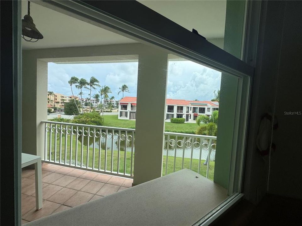 For Sale: $420,000 (2 beds, 2 baths, 1600 Square Feet)