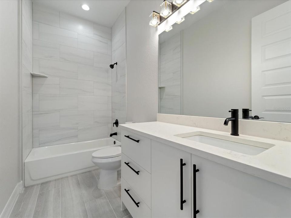 En Venta: $679,900 (4 camas, 3 baños, 2483 Pies cuadrados)