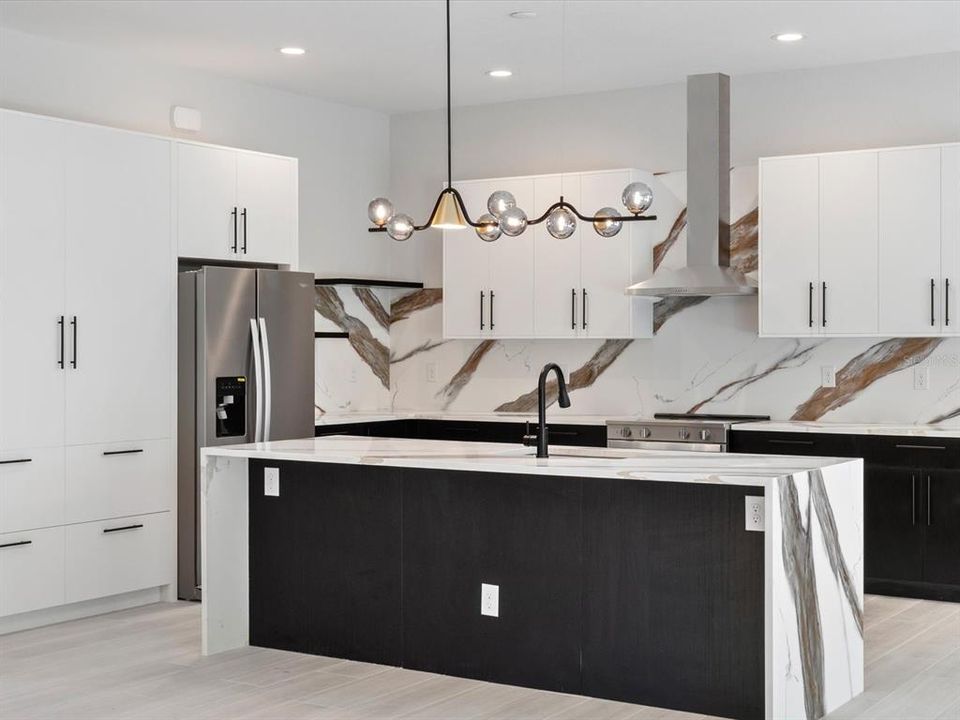 En Venta: $679,900 (4 camas, 3 baños, 2483 Pies cuadrados)