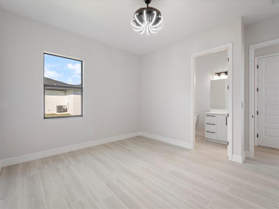 En Venta: $679,900 (4 camas, 3 baños, 2483 Pies cuadrados)