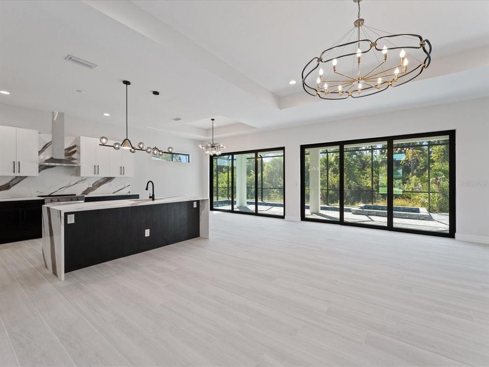 En Venta: $679,900 (4 camas, 3 baños, 2483 Pies cuadrados)