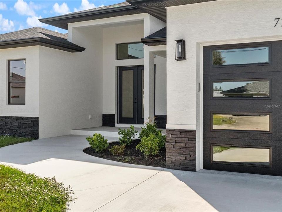 En Venta: $679,900 (4 camas, 3 baños, 2483 Pies cuadrados)