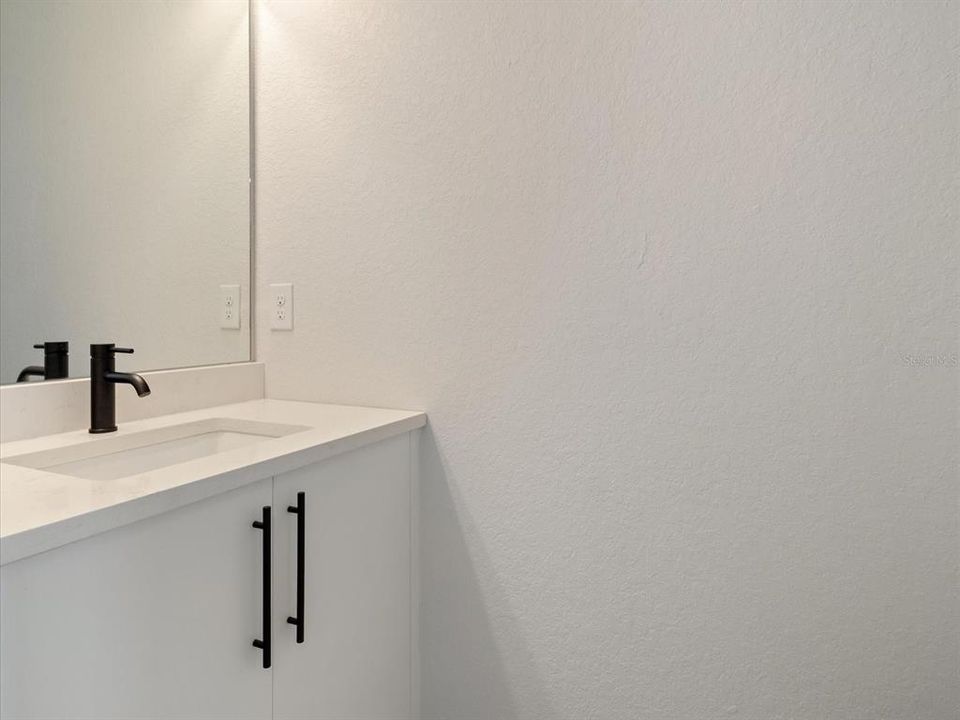 En Venta: $679,900 (4 camas, 3 baños, 2483 Pies cuadrados)