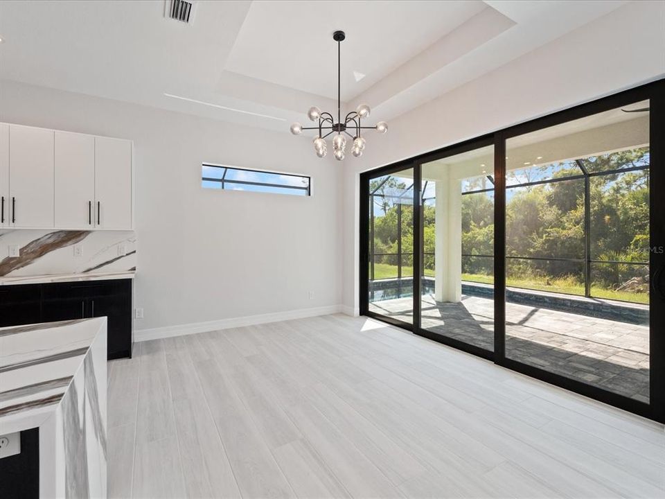 En Venta: $679,900 (4 camas, 3 baños, 2483 Pies cuadrados)