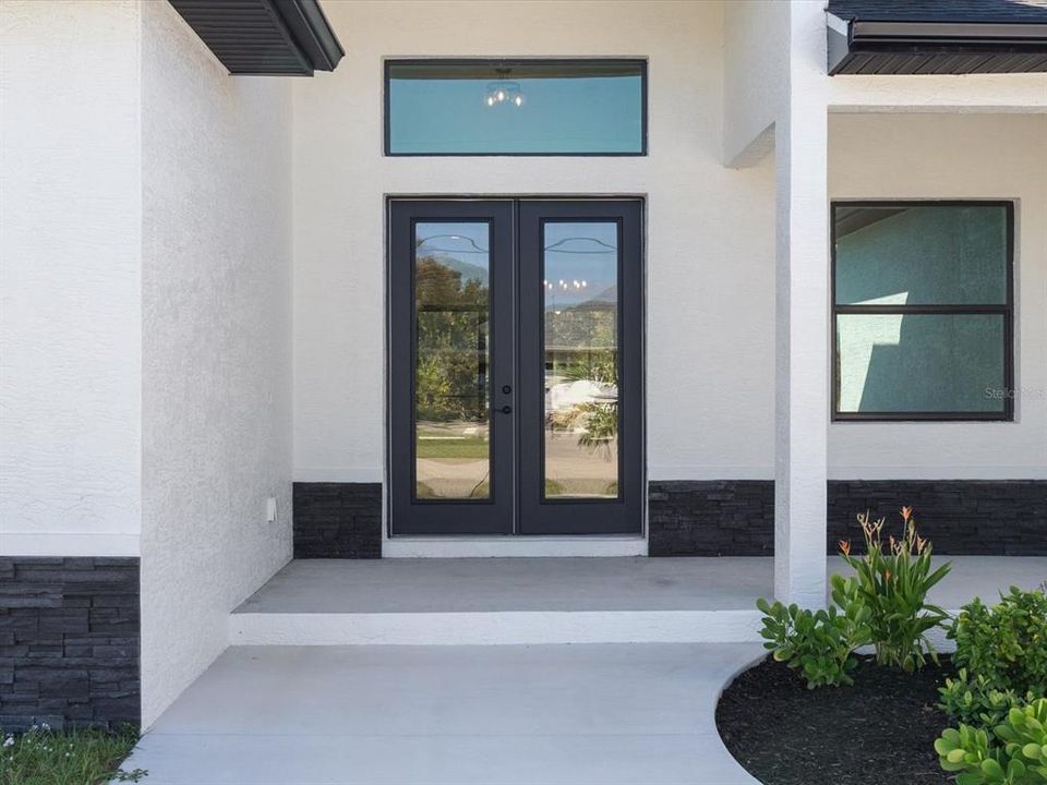 En Venta: $679,900 (4 camas, 3 baños, 2483 Pies cuadrados)