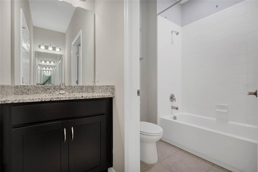 待售: $297,385 (4 贝兹, 3 浴室, 2001 平方英尺)