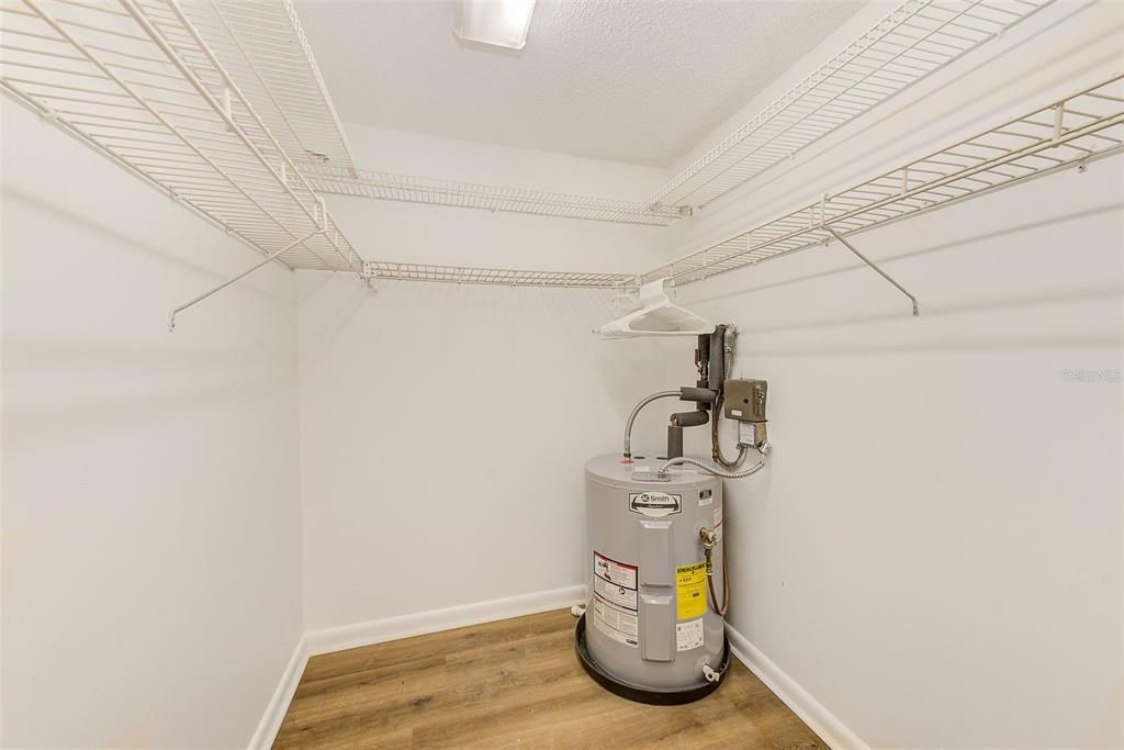 На продажу: $304,900 (2 спален, 2 ванн, 1215 Квадратных фут)