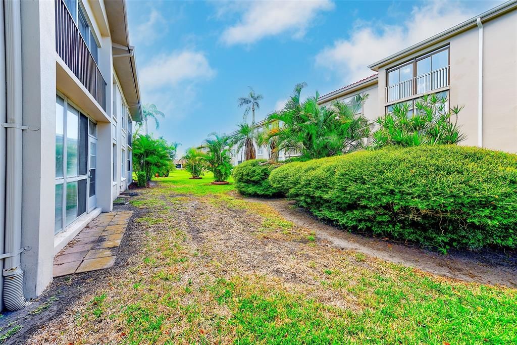 На продажу: $304,900 (2 спален, 2 ванн, 1215 Квадратных фут)