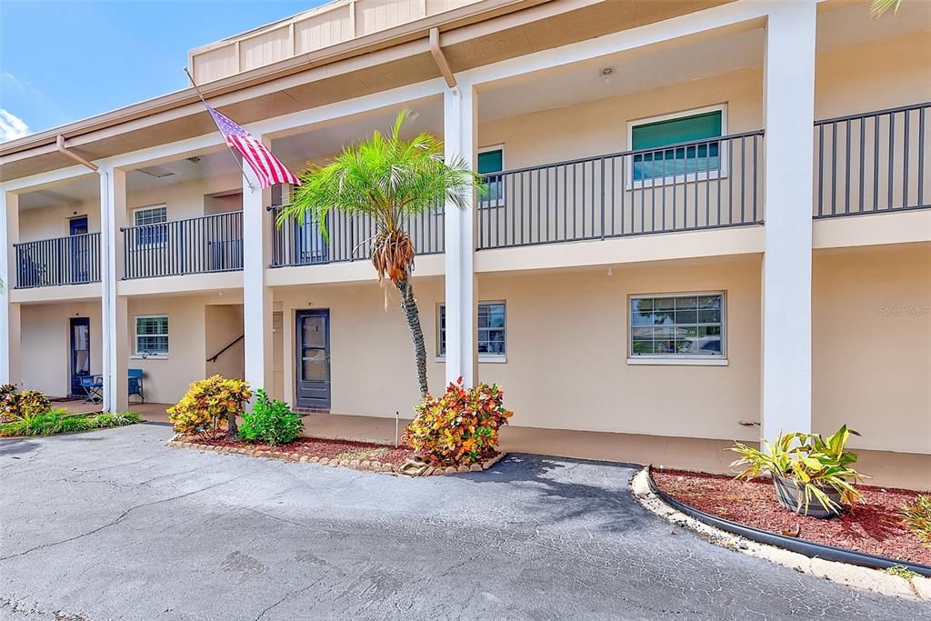 На продажу: $304,900 (2 спален, 2 ванн, 1215 Квадратных фут)