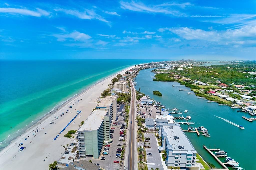 На продажу: $304,900 (2 спален, 2 ванн, 1215 Квадратных фут)