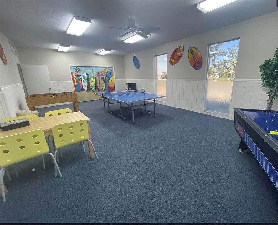 На продажу: $304,900 (2 спален, 2 ванн, 1215 Квадратных фут)