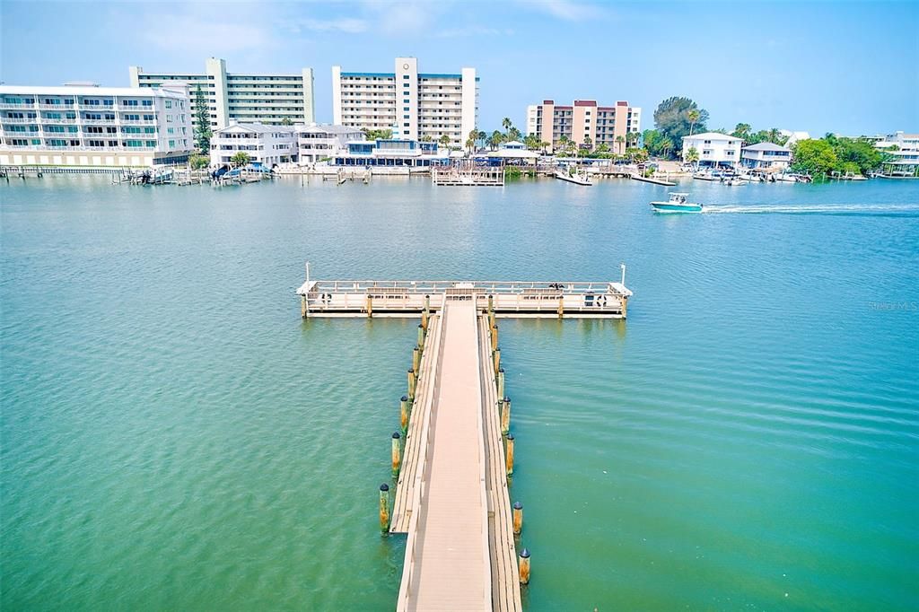 На продажу: $304,900 (2 спален, 2 ванн, 1215 Квадратных фут)