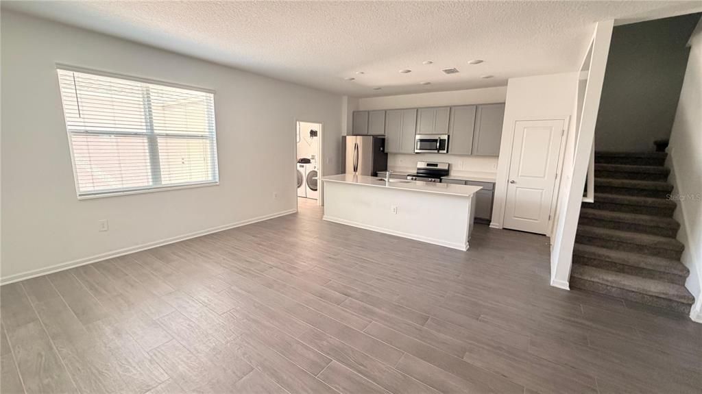 For Rent: $2,550 (4 beds, 2 baths, 2000 Square Feet)