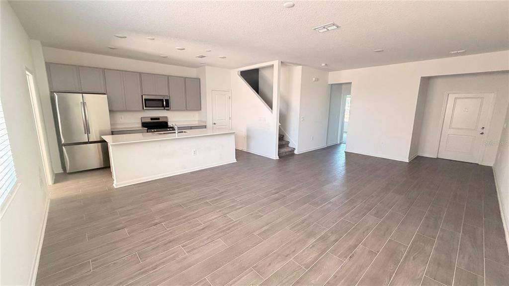 For Rent: $2,550 (4 beds, 2 baths, 2000 Square Feet)