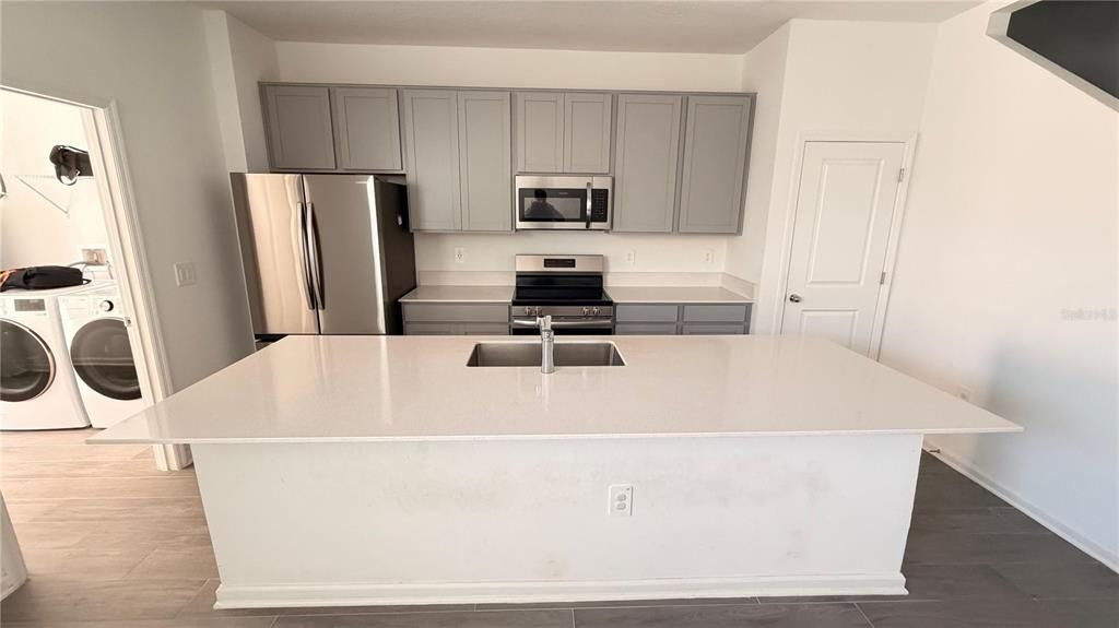 For Rent: $2,550 (4 beds, 2 baths, 2000 Square Feet)