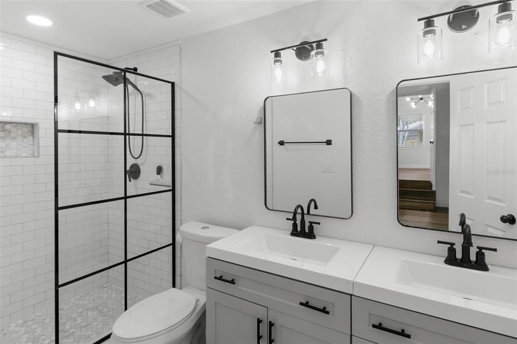 For Rent: $2,790 (3 beds, 2 baths, 1084 Square Feet)