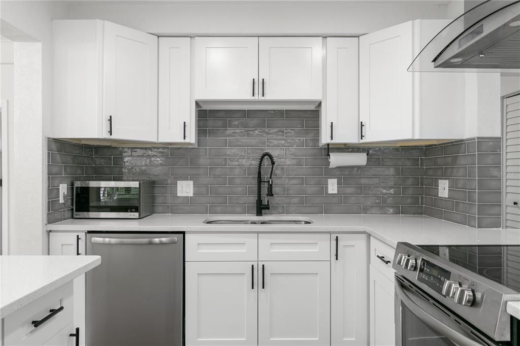 For Rent: $2,790 (3 beds, 2 baths, 1084 Square Feet)