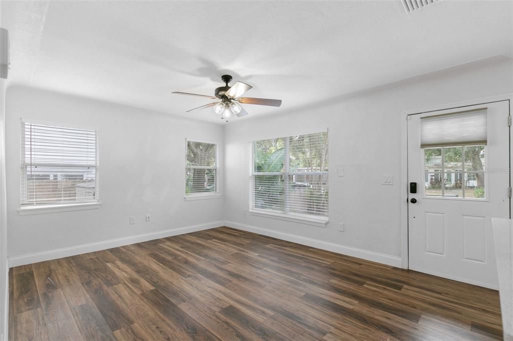 For Rent: $2,790 (3 beds, 2 baths, 1084 Square Feet)