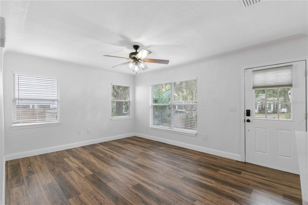 For Rent: $2,790 (3 beds, 2 baths, 1084 Square Feet)