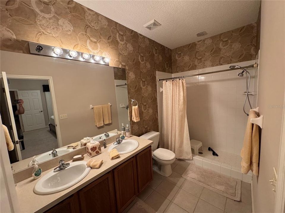 На продажу: $295,900 (3 спален, 2 ванн, 1457 Квадратных фут)