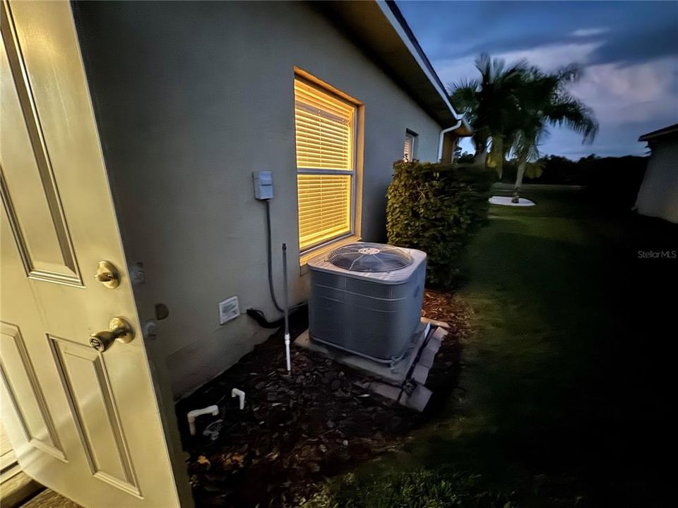 На продажу: $295,900 (3 спален, 2 ванн, 1457 Квадратных фут)