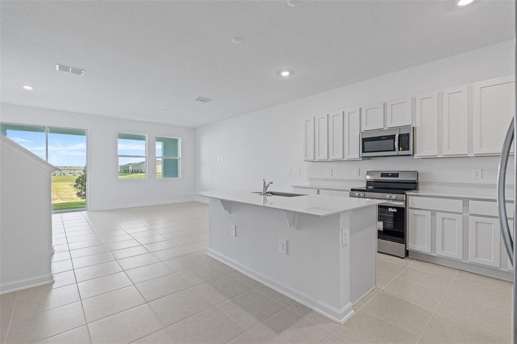 Под контрактом: $2,000 (3 спален, 2 ванн, 1787 Квадратных фут)