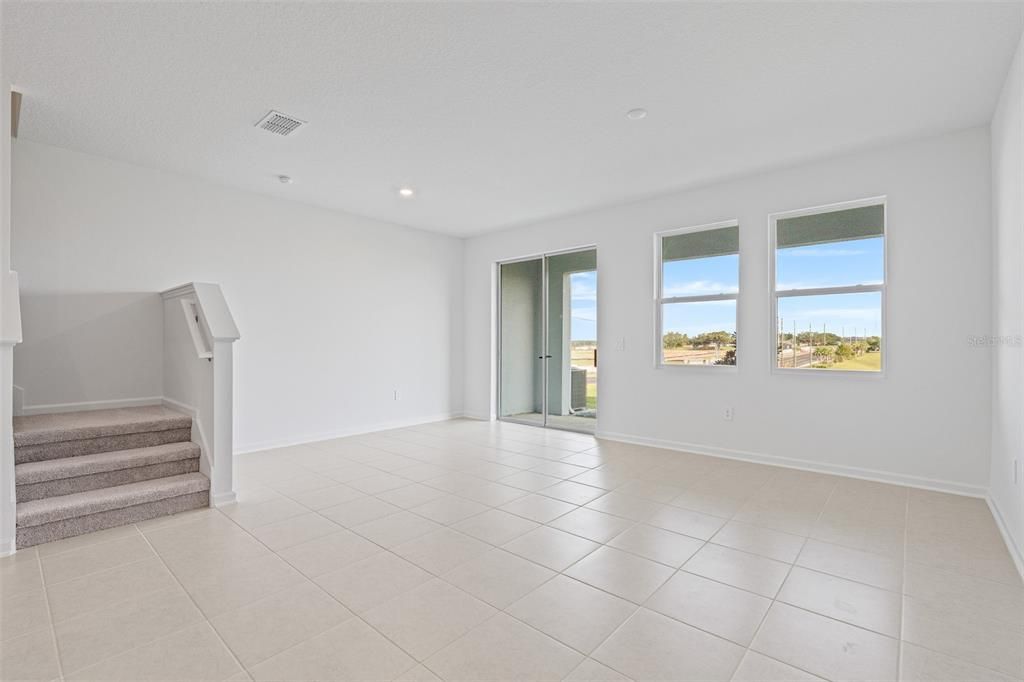 Под контрактом: $2,000 (3 спален, 2 ванн, 1787 Квадратных фут)