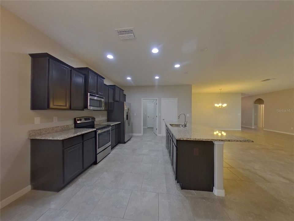 En Renta: $2,069 (4 camas, 3 baños, 2416 Pies cuadrados)