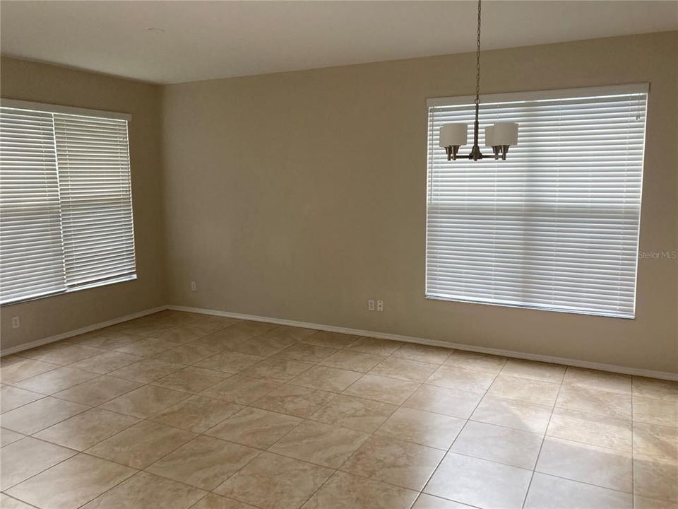 В аренду: $2,700 (4 спален, 2 ванн, 1978 Квадратных фут)