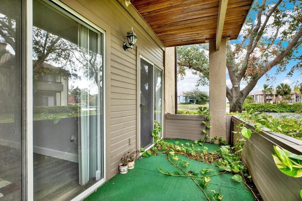 For Sale: $132,000 (1 beds, 1 baths, 742 Square Feet)