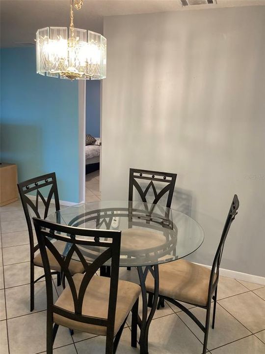 For Rent: $1,500 (2 beds, 1 baths, 1040 Square Feet)