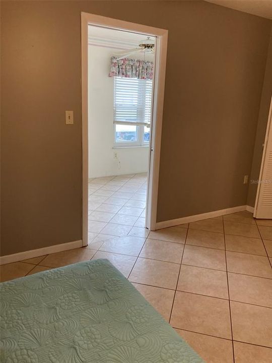 For Rent: $1,500 (2 beds, 1 baths, 1040 Square Feet)