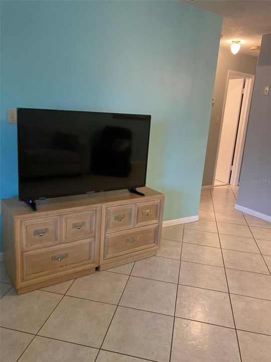For Rent: $1,500 (2 beds, 1 baths, 1040 Square Feet)