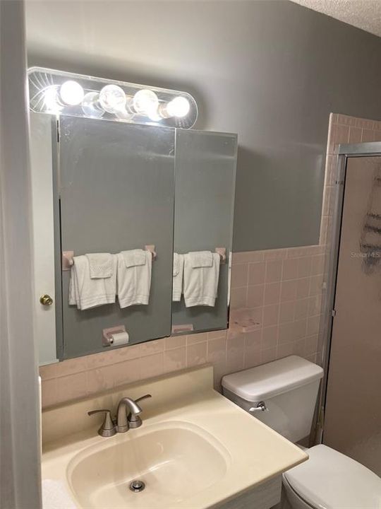 For Rent: $1,500 (2 beds, 1 baths, 1040 Square Feet)