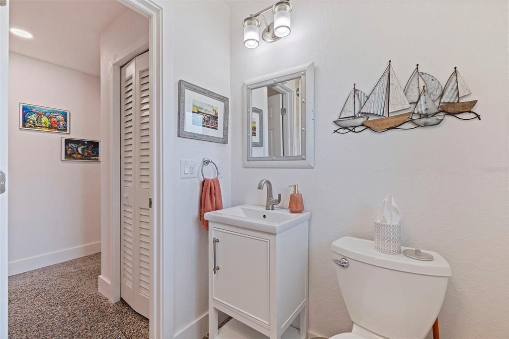 На продажу: $649,900 (2 спален, 2 ванн, 1229 Квадратных фут)